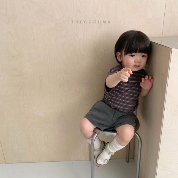 素色顏料休閒短褲 韓國童裝,男童夏裝,中性童裝,童裝推薦,2026夏季童裝,男童穿搭,韓系童裝,中性穿搭,韓國代購