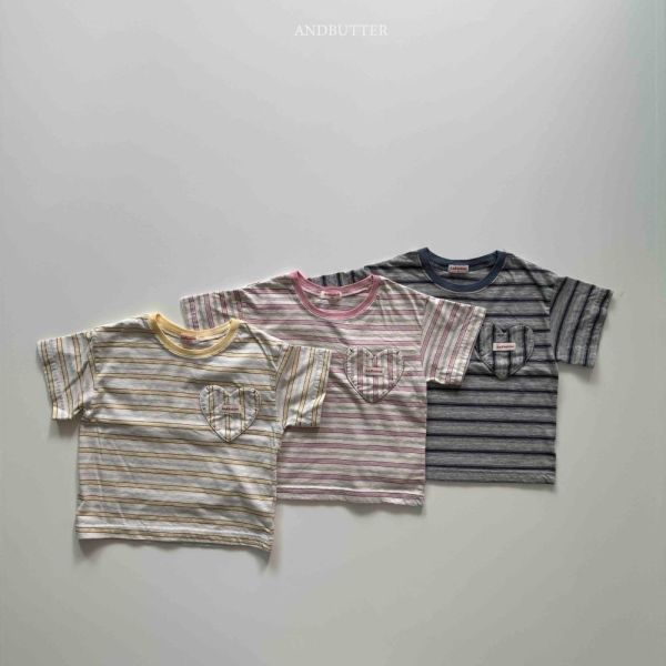 愛心口袋條紋短袖上衣 韓國童裝,男童夏裝,中性童裝,童裝推薦,2026夏季童裝,男童穿搭,韓系童裝,中性穿搭,韓國代購