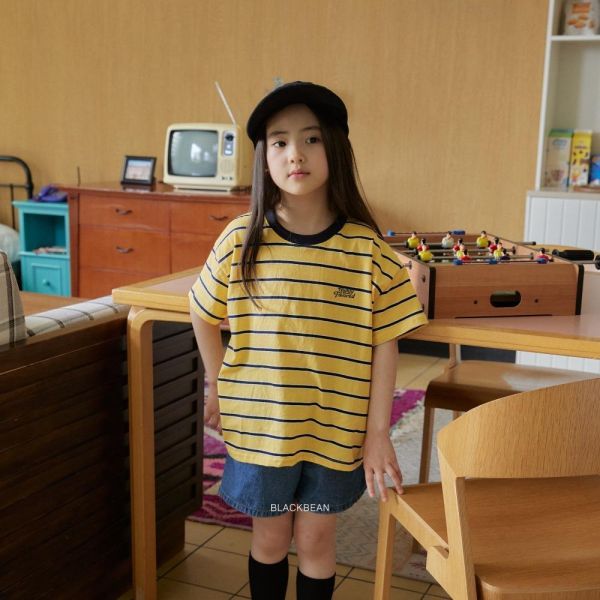基礎條紋短袖上衣 韓國童裝,男童夏裝,中性童裝,童裝推薦,2026夏季童裝,男童穿搭,韓系童裝,中性穿搭,韓國代購