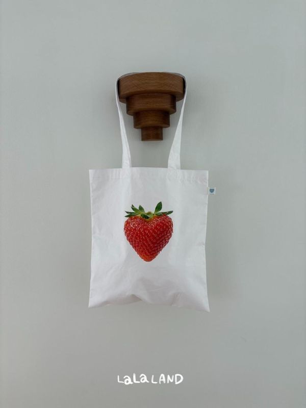 水果購物袋 韓國童裝,男童夏裝,中性童裝,童裝推薦,2026夏季童裝,男童穿搭,韓系童裝,中性穿搭,韓國代購