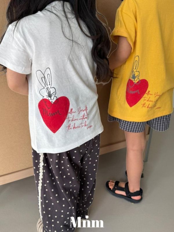 愛心兔兔短袖上衣 韓國童裝,男童夏裝,中性童裝,童裝推薦,2026夏季童裝,男童穿搭,韓系童裝,中性穿搭,韓國代購