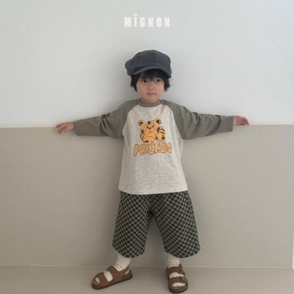 經典棋盤格休閒七分寬褲 韓國童裝,男童秋裝,中性童裝,韓系童裝推薦,2025秋季童裝,韓國男童新款,中性風男童穿搭,秋季男童服飾推薦,小男友穿搭