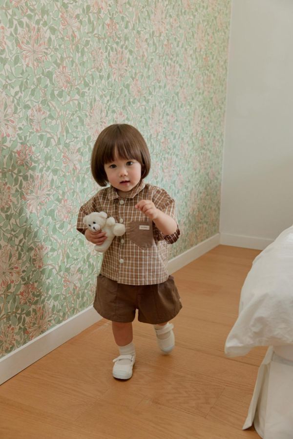 無印風休閒短褲 韓國童裝,男童夏裝,中性童裝,童裝推薦,2026夏季童裝,男童穿搭,韓系童裝,中性穿搭,韓國代購