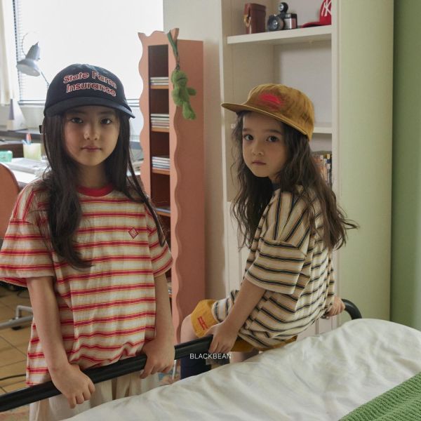 千層條紋短袖上衣 韓國童裝,男童夏裝,中性童裝,童裝推薦,2026夏季童裝,男童穿搭,韓系童裝,中性穿搭,韓國代購