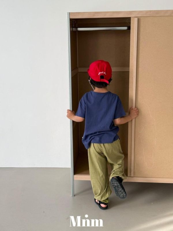 細條紋拉丁縮口運動長褲 韓國童裝,男童夏裝,中性童裝,童裝推薦,2026夏季童裝,男童穿搭,韓系童裝,中性穿搭,韓國代購