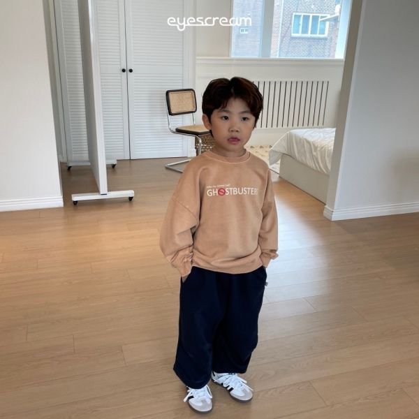 經典電影魔鬼剋星長袖上衣-親子款 韓國童裝,男童秋裝,中性童裝,韓系童裝推薦,2025秋季童裝,韓國男童新款,中性風男童穿搭,秋季男童服飾推薦,小男友穿搭