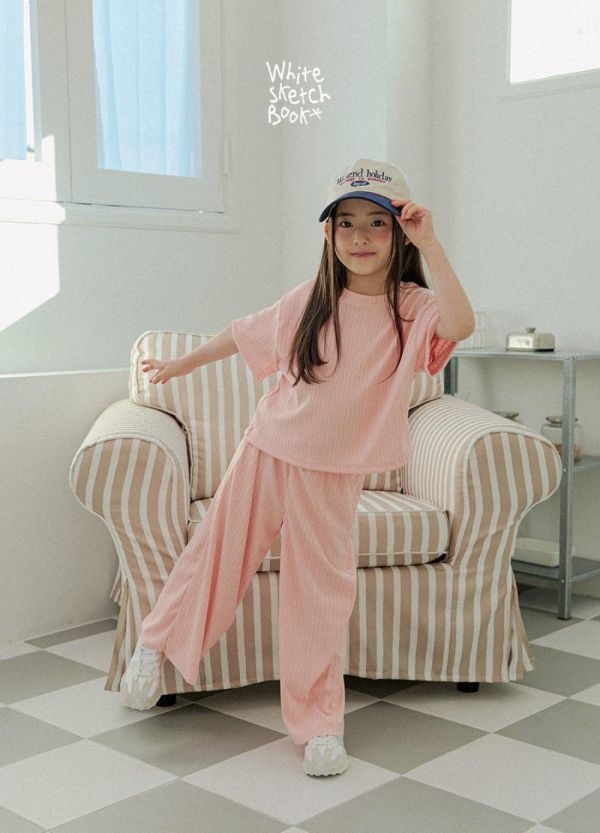 坑條彈彈短袖長褲套裝 韓國童裝,男童夏裝,中性童裝,童裝推薦,2026夏季童裝,男童穿搭,韓系童裝,中性穿搭,韓國代購