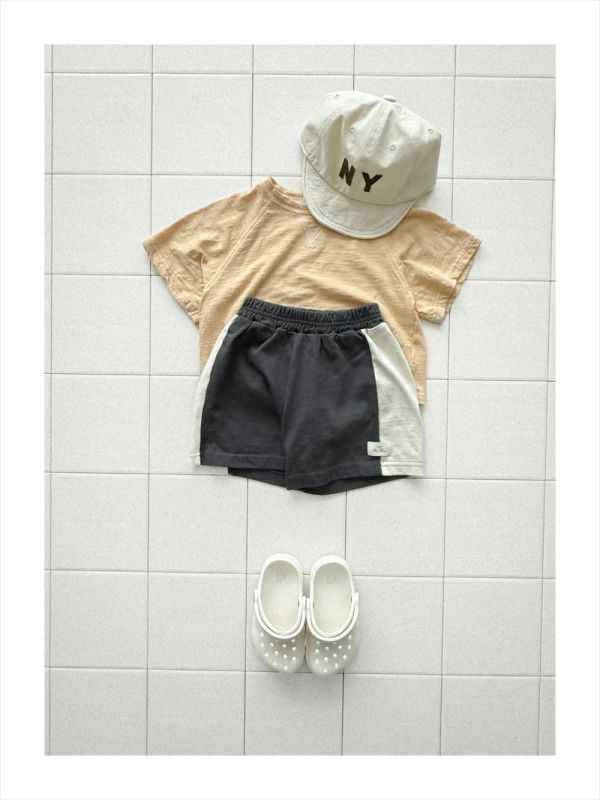 雙色拼接運動短褲 韓國童裝,男童夏裝,中性童裝,童裝推薦,2026夏季童裝,男童穿搭,韓系童裝,中性穿搭,韓國代購