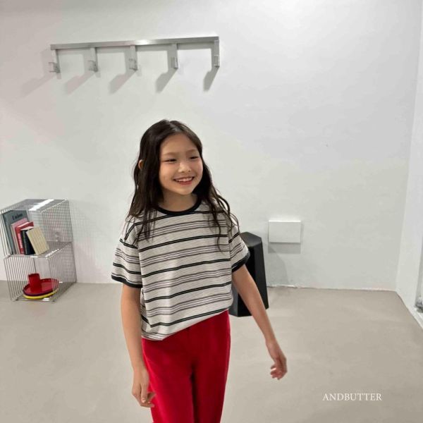 千層條紋短袖上衣 韓國童裝,男童夏裝,中性童裝,童裝推薦,2026夏季童裝,男童穿搭,韓系童裝,中性穿搭,韓國代購