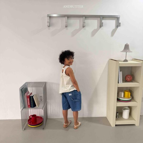 工裝愛心口袋牛仔五分短褲 韓國童裝,男童夏裝,中性童裝,童裝推薦,2026夏季童裝,男童穿搭,韓系童裝,中性穿搭,韓國代購