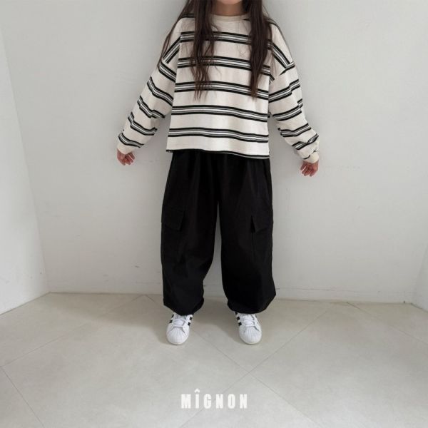 工裝風側口袋縮口休閒長褲 韓國童裝,男童秋裝,中性童裝,韓系童裝推薦,2025秋季童裝,韓國男童新款,中性風男童穿搭,秋季男童服飾推薦,小男友穿搭