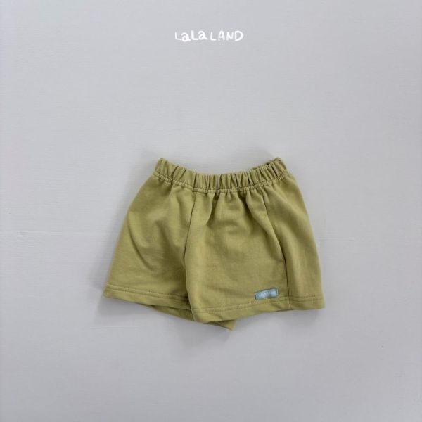 基礎素色運動短褲 韓國童裝,男童夏裝,中性童裝,童裝推薦,2026夏季童裝,男童穿搭,韓系童裝,中性穿搭,韓國代購