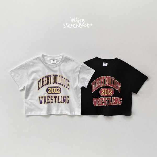 龜裂字母短袖上衣 韓國童裝,男童夏裝,中性童裝,童裝推薦,2026夏季童裝,男童穿搭,韓系童裝,中性穿搭,韓國代購