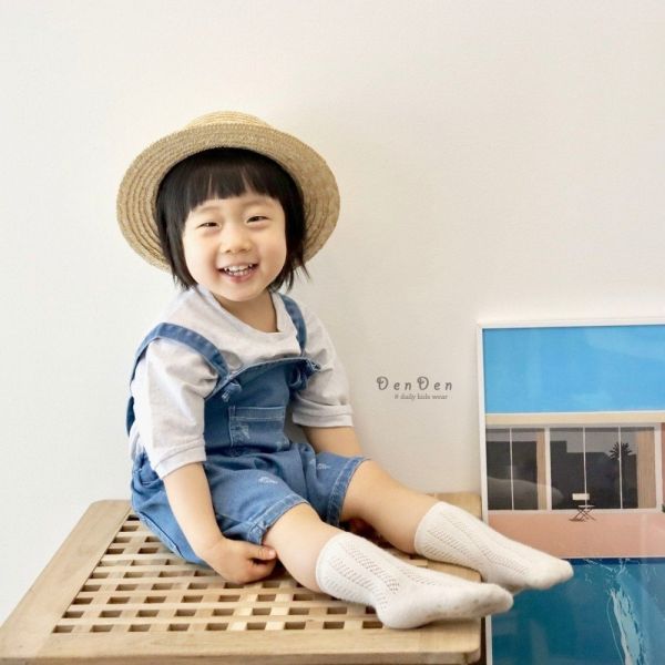 小童限定扭結刷破牛仔吊帶短褲 韓國童裝,韓國代購,正韓童裝,男女童裝,質感童裝,童裝推薦,親子穿搭,韓系風格,韓系童裝,兒童吊帶褲
