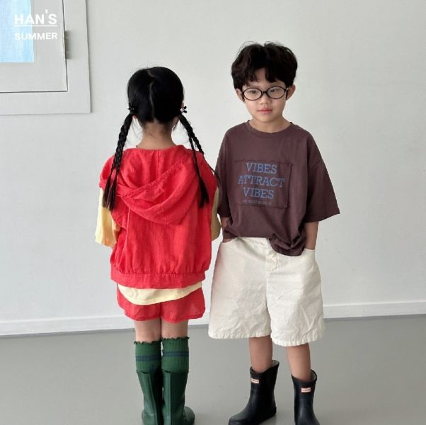層次落肩細格背心套裝 韓國童裝,質感童裝,童裝推薦,韓系風格,男女童裝,韓風穿搭,韓國代購,韓國空運,背心套裝