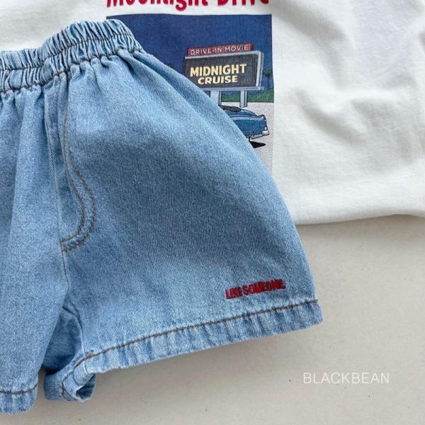刺繡字母牛仔短褲 韓國童裝,男童夏裝,中性童裝,童裝推薦,2026夏季童裝,男童穿搭,韓系童裝,中性穿搭,韓國代購
