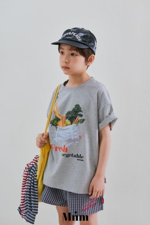 品牌經典刺繡調節繩平板帽 韓國童裝,男童夏裝,中性童裝,童裝推薦,2026夏季童裝,男童穿搭,韓系童裝,中性穿搭,韓國代購