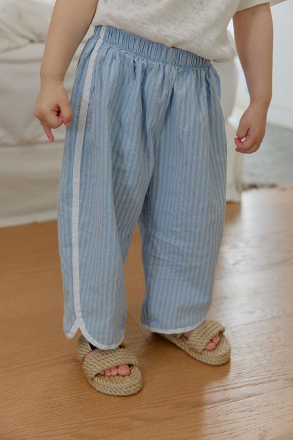 跳色滾邊條紋休閒長褲 韓國童裝,男童夏裝,中性童裝,童裝推薦,2026夏季童裝,男童穿搭,韓系童裝,中性穿搭,韓國代購
