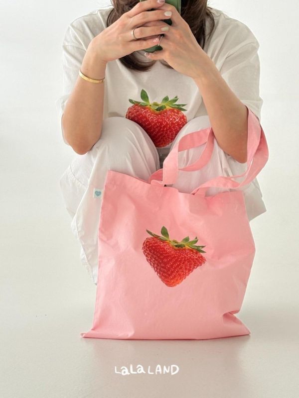 水果購物袋 韓國童裝,男童夏裝,中性童裝,童裝推薦,2026夏季童裝,男童穿搭,韓系童裝,中性穿搭,韓國代購