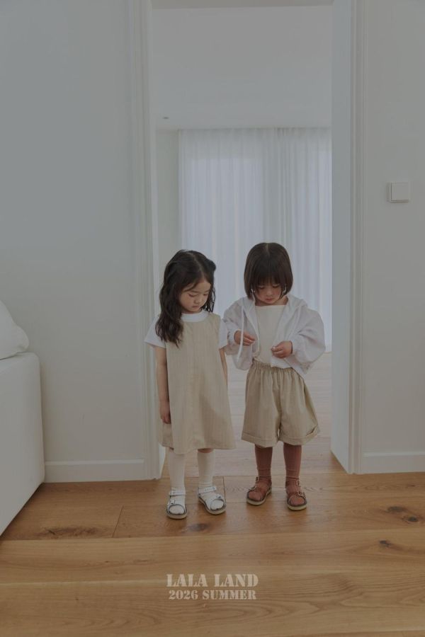 紳士直條反摺正裝短褲 韓國童裝,男童夏裝,中性童裝,童裝推薦,2026夏季童裝,男童穿搭,韓系童裝,中性穿搭,韓國代購