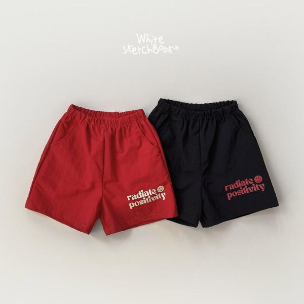 字母笑臉速乾休閒短褲 韓國童裝,男童夏裝,中性童裝,童裝推薦,2026夏季童裝,男童穿搭,韓系童裝,中性穿搭,韓國代購