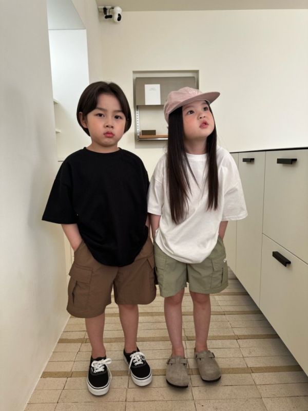 素色觸感柔軟絲光棉短袖上衣 韓國童裝,質感童裝,童裝推薦,韓系風格,男女童裝,韓風穿搭,韓國代購,韓國空運,親子穿搭