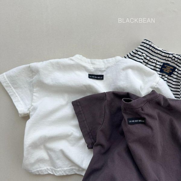 小標籤素色短袖上衣 韓國童裝,男童夏裝,中性童裝,童裝推薦,2026夏季童裝,男童穿搭,韓系童裝,中性穿搭,韓國代購