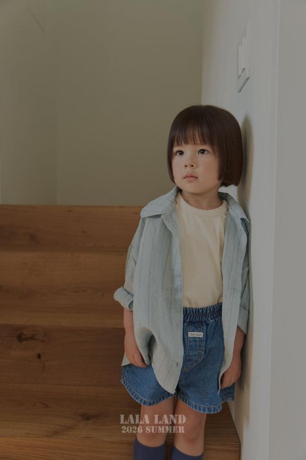 日常標籤牛仔短褲 韓國童裝,男童夏裝,中性童裝,童裝推薦,2026夏季童裝,男童穿搭,韓系童裝,中性穿搭,韓國代購