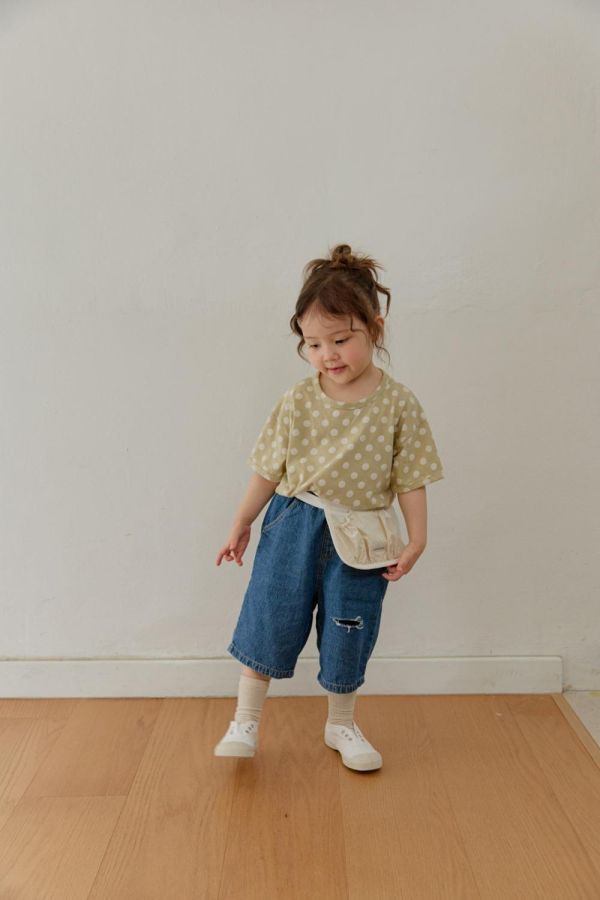 帥氣割破牛仔七分短褲 韓國童裝,男童夏裝,中性童裝,童裝推薦,2026夏季童裝,男童穿搭,韓系童裝,中性穿搭,韓國代購
