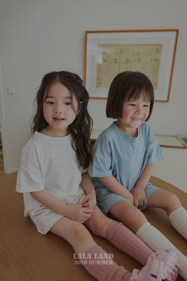 裝飾拷克休閒套裝 韓國童裝,男童夏裝,中性童裝,童裝推薦,2026夏季童裝,男童穿搭,韓系童裝,中性穿搭,韓國代購