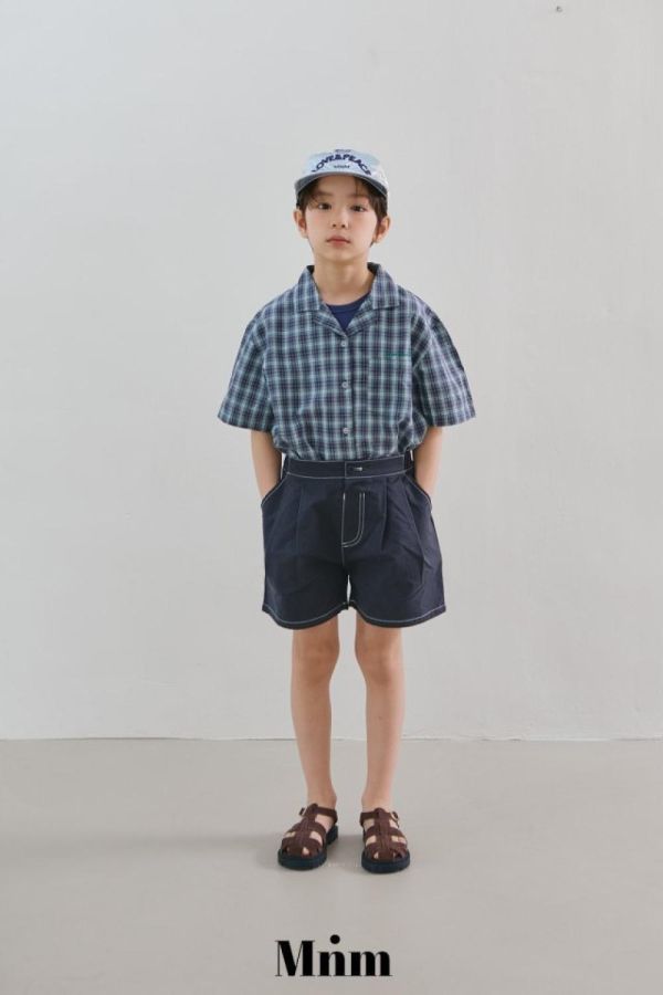 翻領格紋短袖襯衫 韓國童裝,男童夏裝,中性童裝,童裝推薦,2026夏季童裝,男童穿搭,韓系童裝,中性穿搭,韓國代購