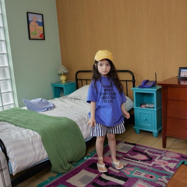 印刷字母短袖上衣 韓國童裝,男童夏裝,中性童裝,童裝推薦,2026夏季童裝,男童穿搭,韓系童裝,中性穿搭,韓國代購