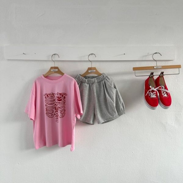 透視胸腔怪奇短袖上衣 韓國童裝,質感童裝,童裝推薦,韓系風格,男女童裝,韓風穿搭,韓國代購,韓國空運,親子穿搭