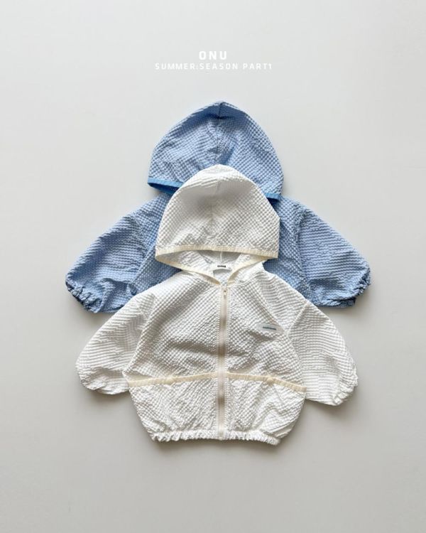 泡泡紗連帽拉鍊外套 韓國童裝,男童夏裝,中性童裝,童裝推薦,2026夏季童裝,男童穿搭,韓系童裝,中性穿搭,韓國代購