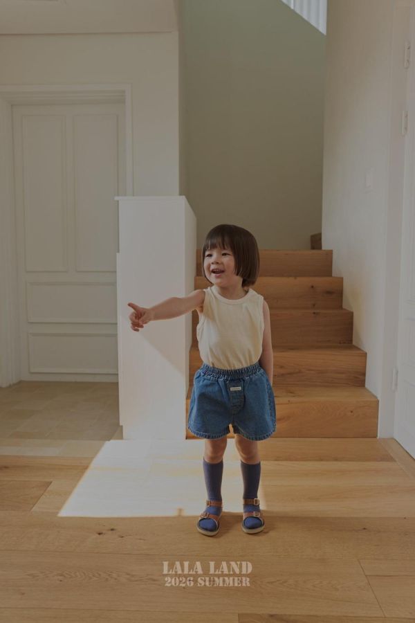 日常標籤牛仔短褲 韓國童裝,男童夏裝,中性童裝,童裝推薦,2026夏季童裝,男童穿搭,韓系童裝,中性穿搭,韓國代購