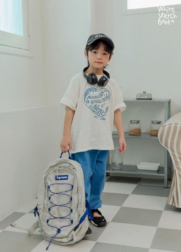 愛心海浪短袖上衣 韓國童裝,男童夏裝,中性童裝,童裝推薦,2026夏季童裝,男童穿搭,韓系童裝,中性穿搭,韓國代購