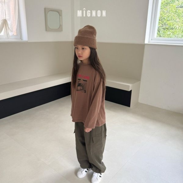 工裝風側口袋縮口休閒長褲 韓國童裝,男童秋裝,中性童裝,韓系童裝推薦,2025秋季童裝,韓國男童新款,中性風男童穿搭,秋季男童服飾推薦,小男友穿搭