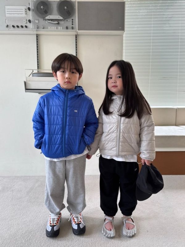 3M專利保暖棉輕量連帽外套 韓國童裝,男童秋裝,中性童裝,韓系童裝推薦,2025秋季童裝,韓國男童新款,中性風男童穿搭,秋季男童服飾推薦,小男友穿搭