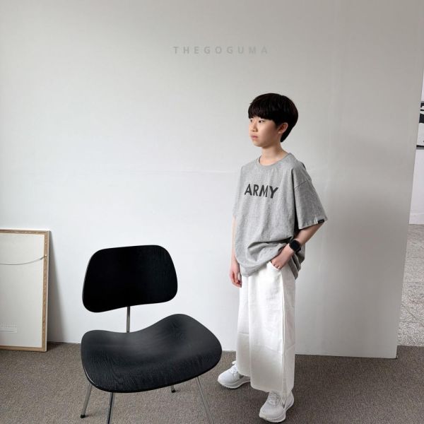 無印素色9分寬版長褲 韓國童裝,男童夏裝,中性童裝,童裝推薦,2026夏季童裝,男童穿搭,韓系童裝,中性穿搭,韓國代購