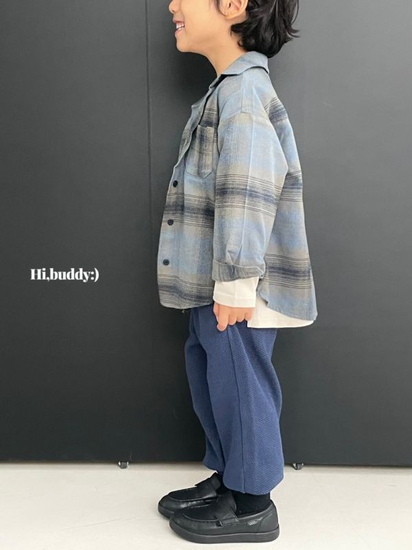 美式層次格紋翻領襯衫 韓國童裝,男童秋裝,中性童裝,韓系童裝推薦,2025秋季童裝,韓國男童新款,中性風男童穿搭,秋季男童服飾推薦,小男友穿搭