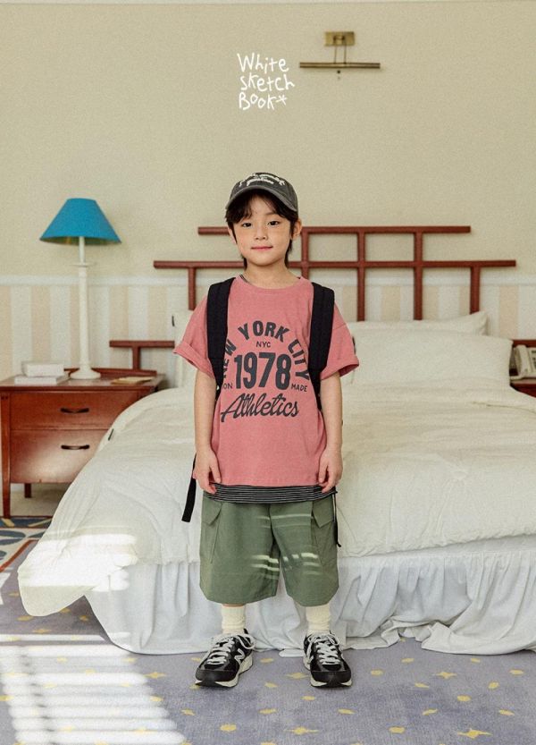 工裝感口袋休閒短褲 韓國童裝,男童夏裝,中性童裝,童裝推薦,2026夏季童裝,男童穿搭,韓系童裝,中性穿搭,韓國代購