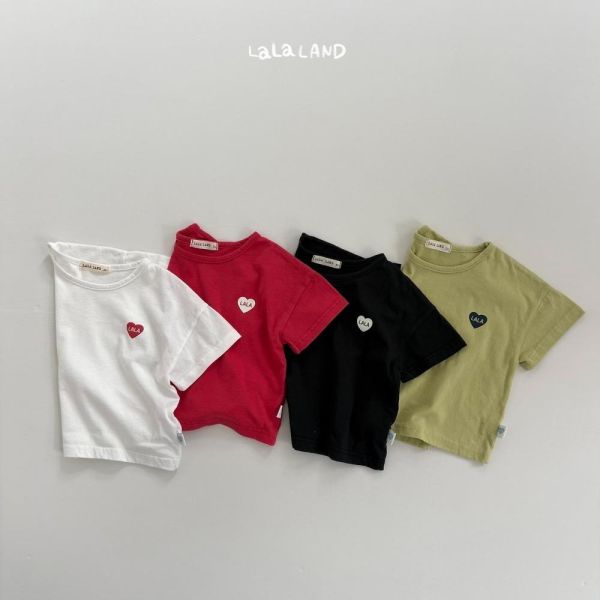 LALA愛心短袖上衣 韓國童裝,男童夏裝,中性童裝,童裝推薦,2026夏季童裝,男童穿搭,韓系童裝,中性穿搭,韓國代購