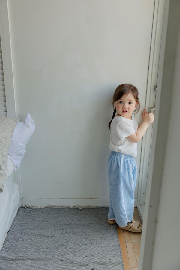 跳色滾邊條紋休閒長褲 韓國童裝,男童夏裝,中性童裝,童裝推薦,2026夏季童裝,男童穿搭,韓系童裝,中性穿搭,韓國代購