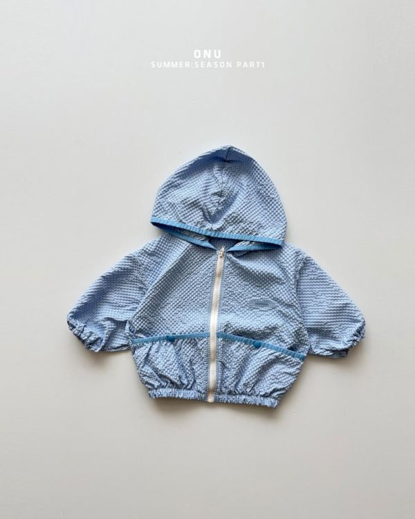 泡泡紗連帽拉鍊外套 韓國童裝,男童夏裝,中性童裝,童裝推薦,2026夏季童裝,男童穿搭,韓系童裝,中性穿搭,韓國代購