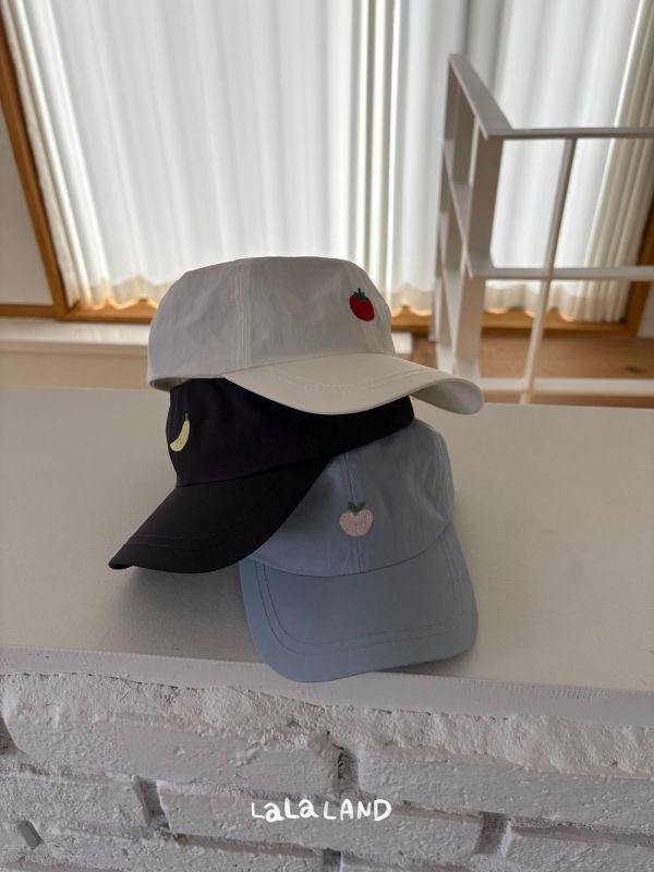水果刺繡棒球帽 韓國童裝,男童夏裝,中性童裝,童裝推薦,2026夏季童裝,男童穿搭,韓系童裝,中性穿搭,韓國代購