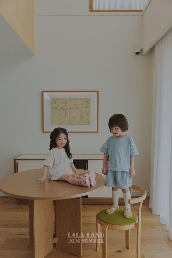 裝飾拷克休閒套裝 韓國童裝,男童夏裝,中性童裝,童裝推薦,2026夏季童裝,男童穿搭,韓系童裝,中性穿搭,韓國代購