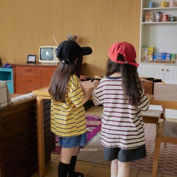 基礎條紋短袖上衣 韓國童裝,男童夏裝,中性童裝,童裝推薦,2026夏季童裝,男童穿搭,韓系童裝,中性穿搭,韓國代購