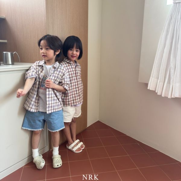 四季百搭抽鬚牛仔短褲 韓國童裝,質感童裝,童裝推薦,韓系風格,男女童裝,韓風穿搭,韓國代購,韓國空運,親子穿搭