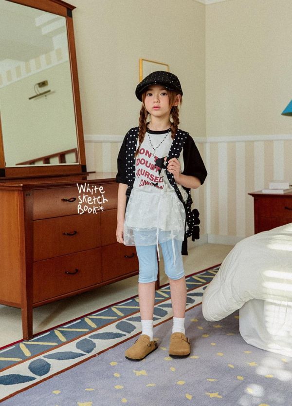 星星字母插肩短袖上衣 韓國童裝,男童夏裝,中性童裝,童裝推薦,2026夏季童裝,男童穿搭,韓系童裝,中性穿搭,韓國代購