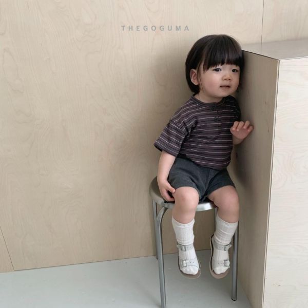 素色顏料休閒短褲 韓國童裝,男童夏裝,中性童裝,童裝推薦,2026夏季童裝,男童穿搭,韓系童裝,中性穿搭,韓國代購